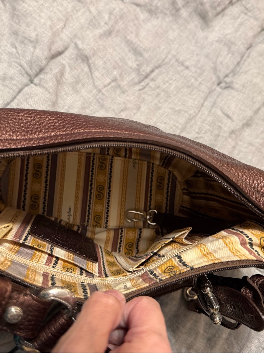 Brighton pebbled leather shoulder bag - Picture 7 of 7